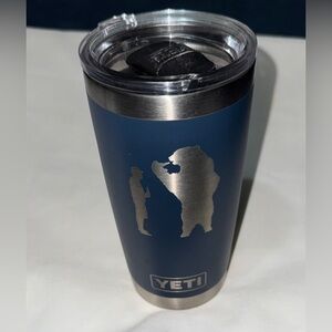 YETI- RAMBLER (20 OZ) TUMBLER WITH MAGSLIDER™ LID